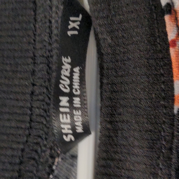 Size 1xl Shein floral sweater - Picture 3 of 3